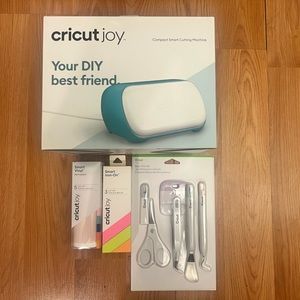 [BRAND NEW) Cricut Joy machine with accessories bundle